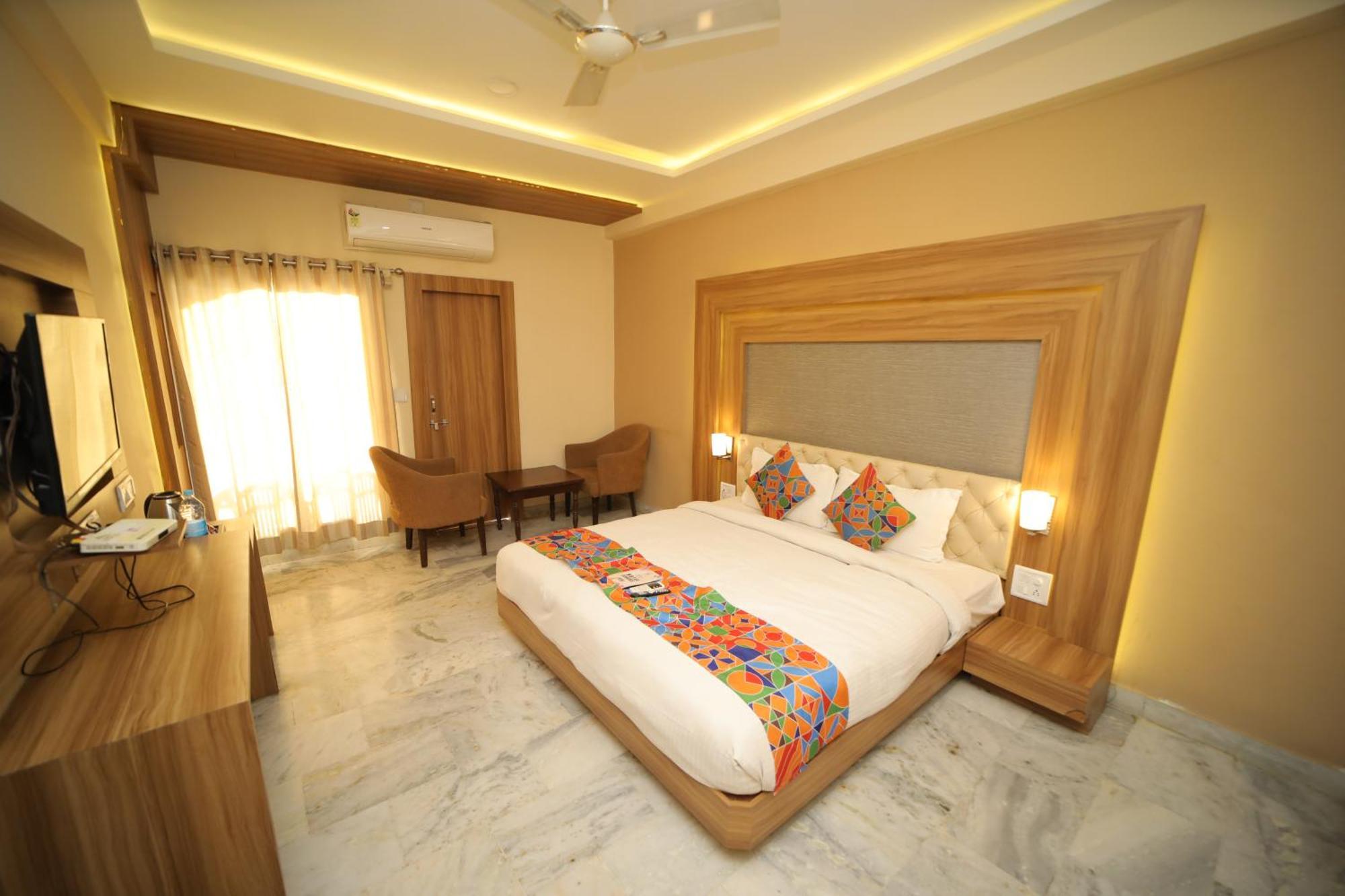 Hotel Damanis Udaipur Exterior photo