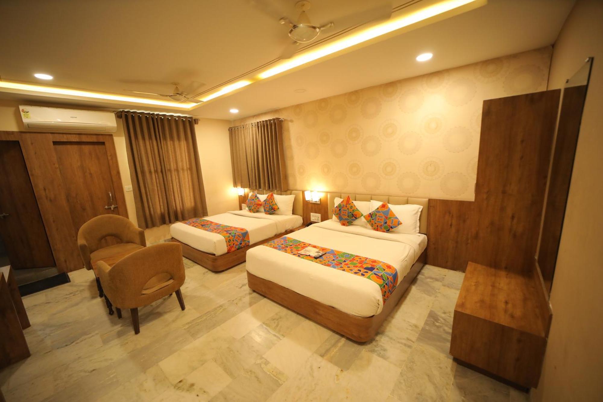 Hotel Damanis Udaipur Exterior photo