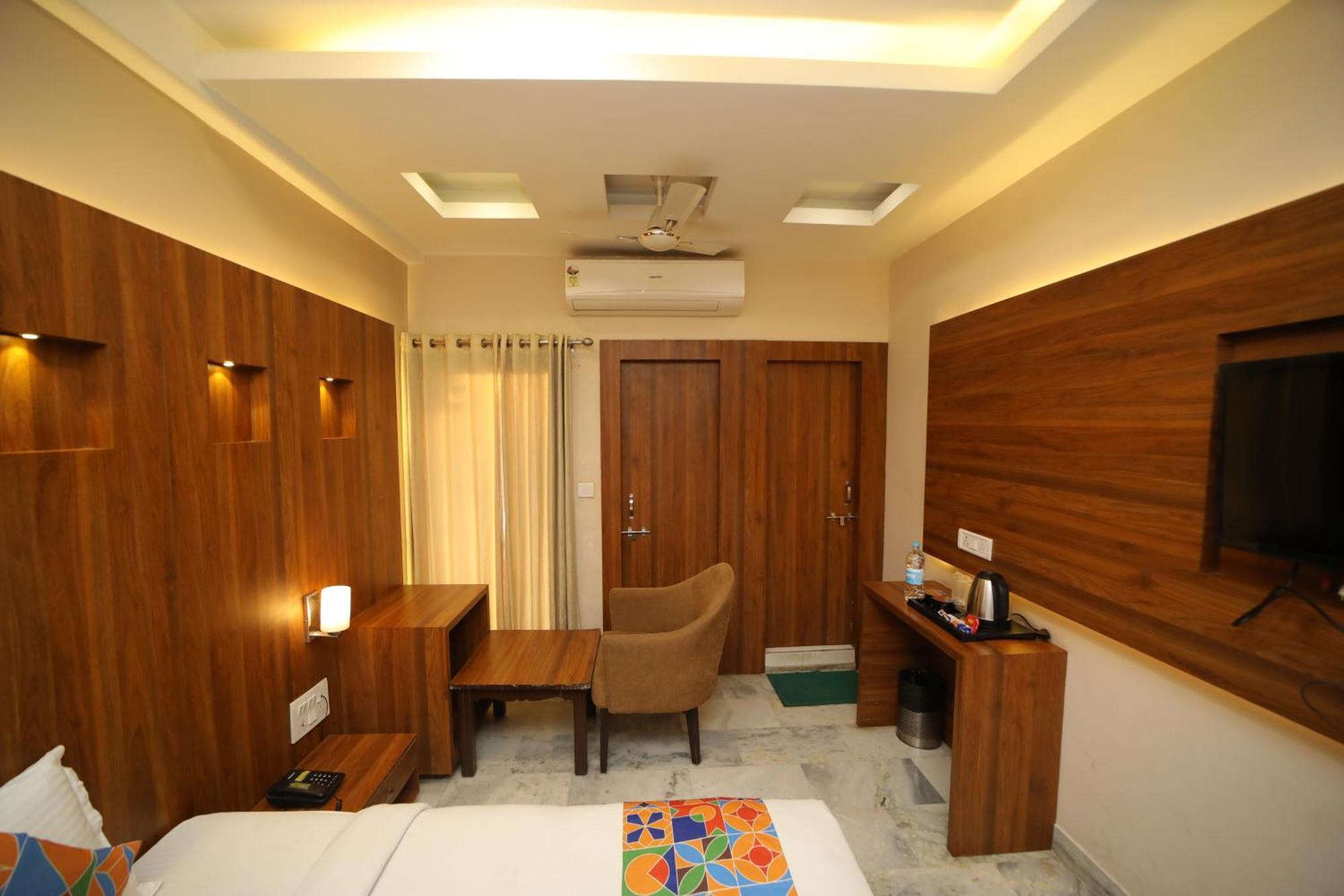 Hotel Damanis Udaipur Exterior photo