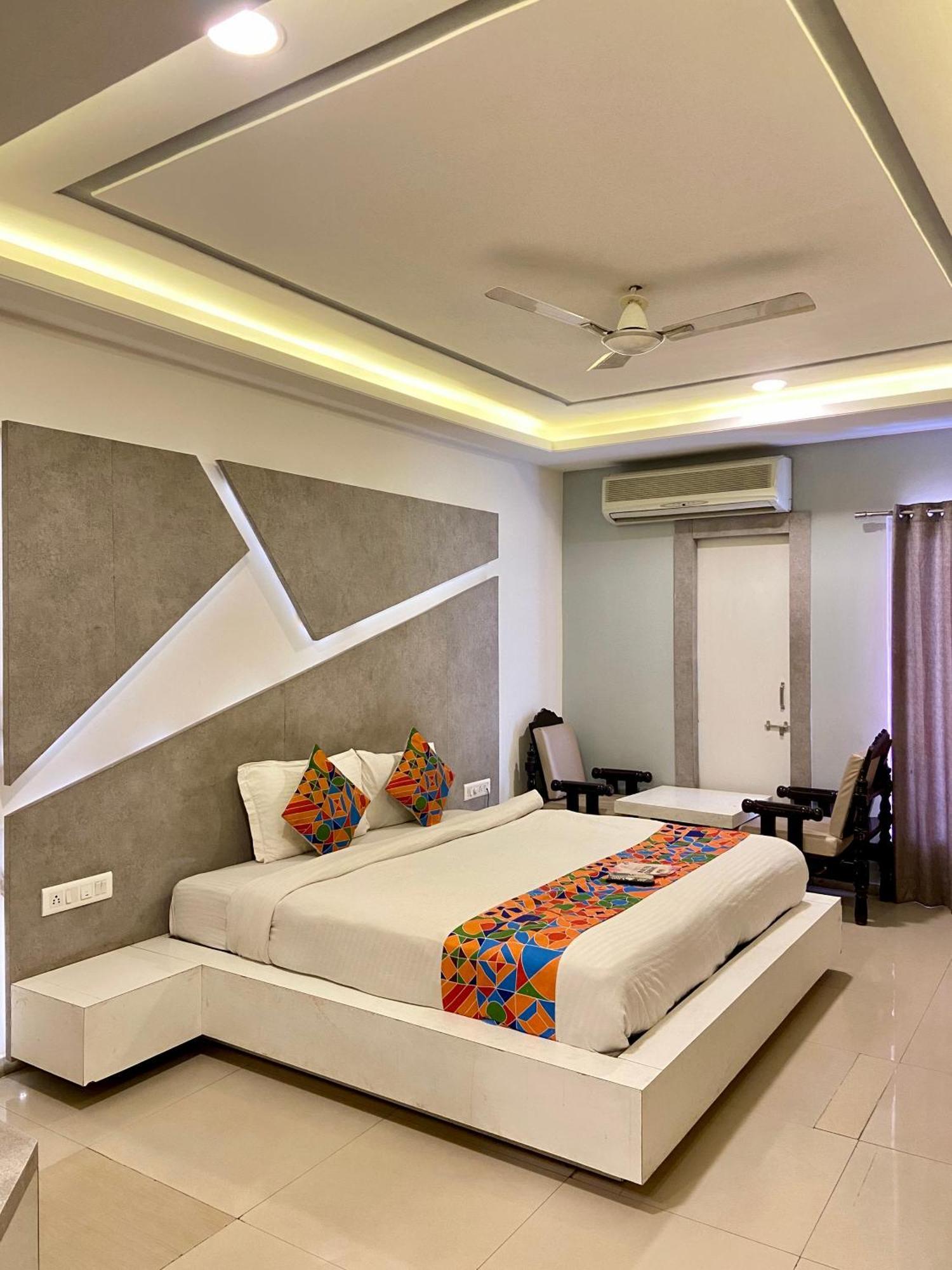 Hotel Damanis Udaipur Exterior photo