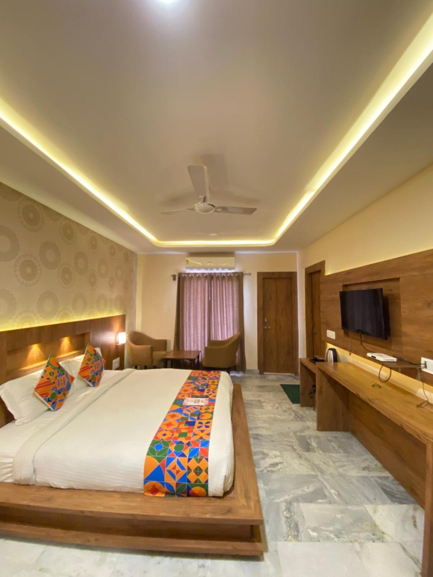 Hotel Damanis Udaipur Exterior photo