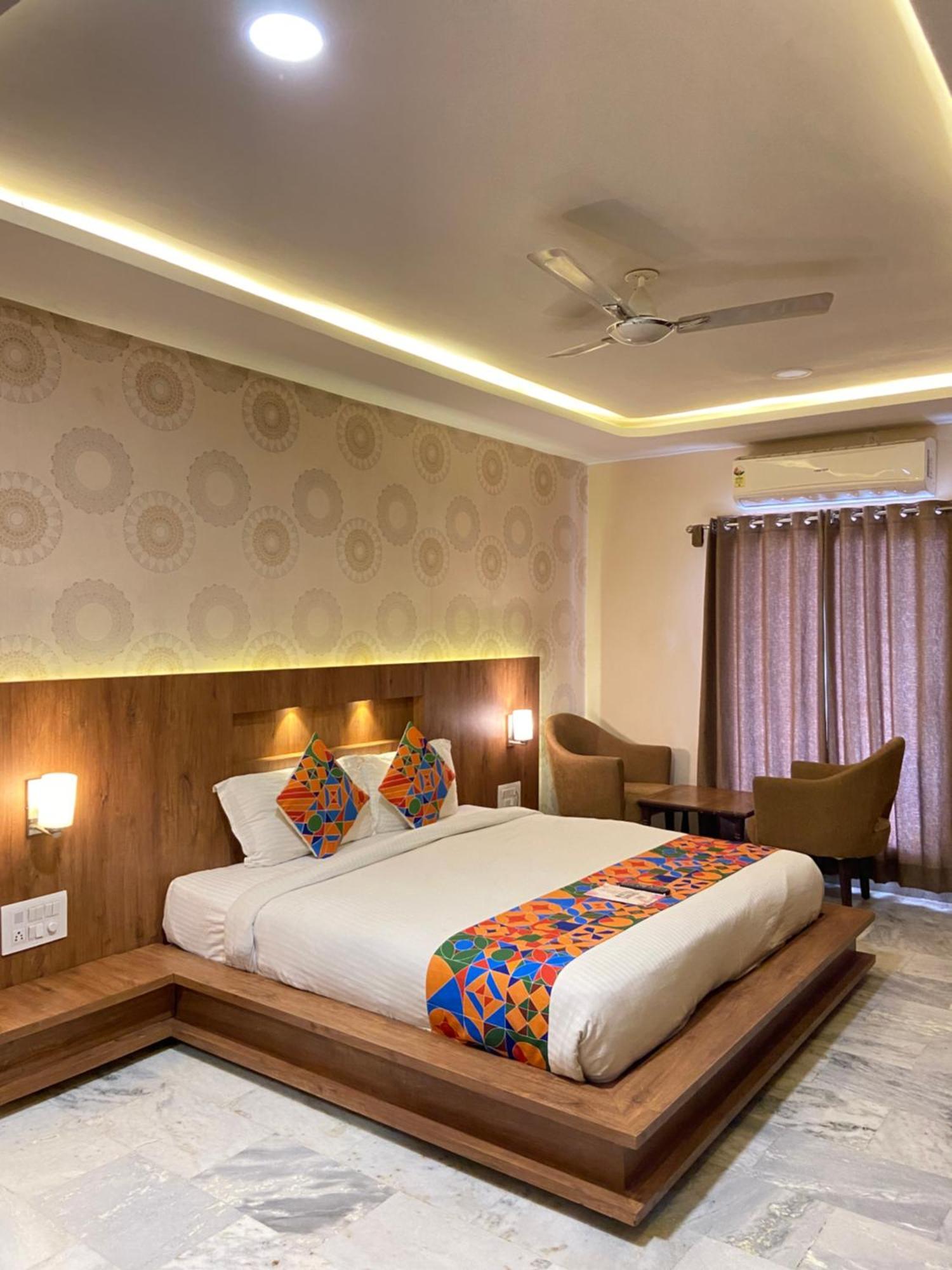 Hotel Damanis Udaipur Exterior photo