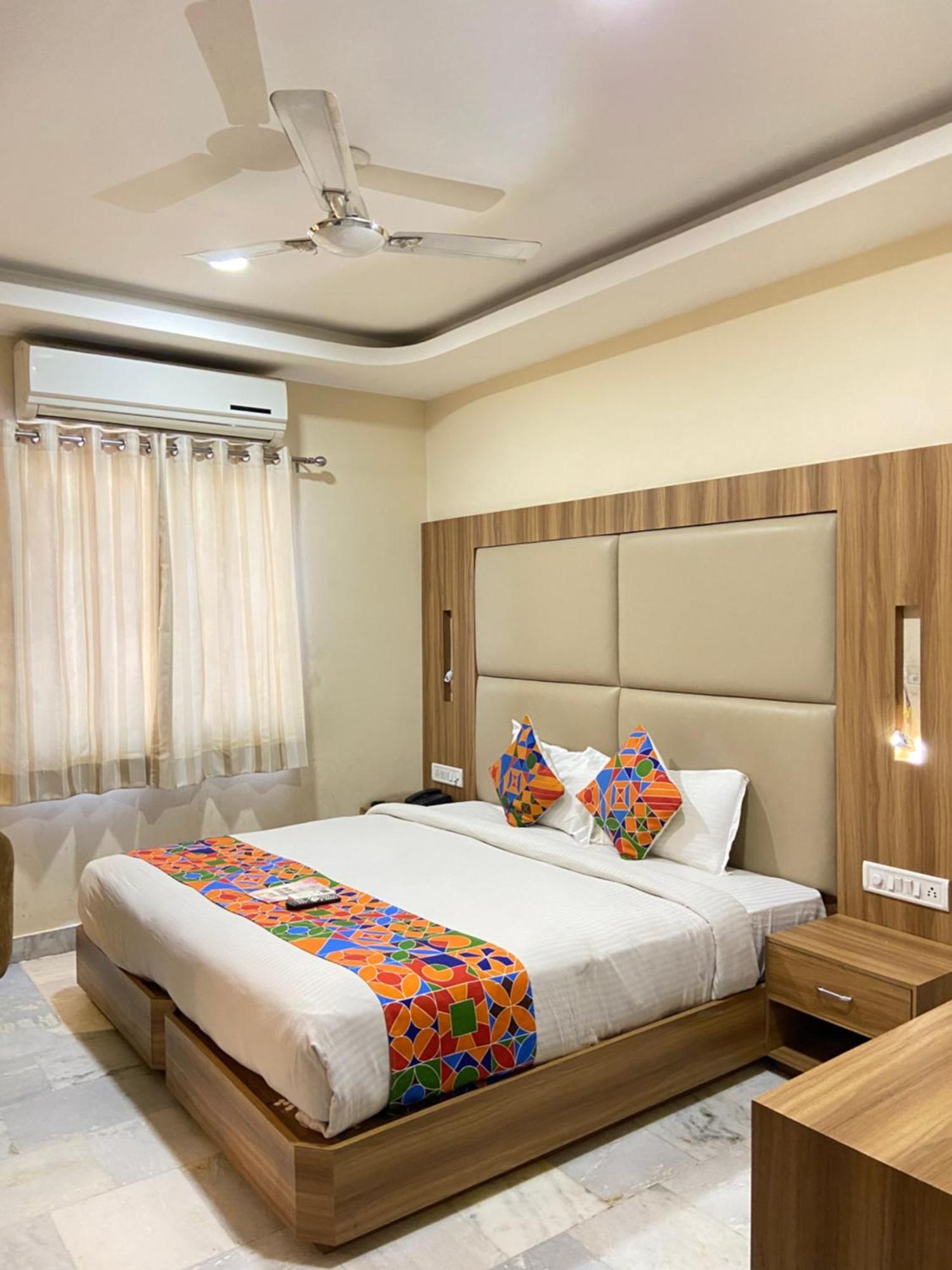 Hotel Damanis Udaipur Exterior photo
