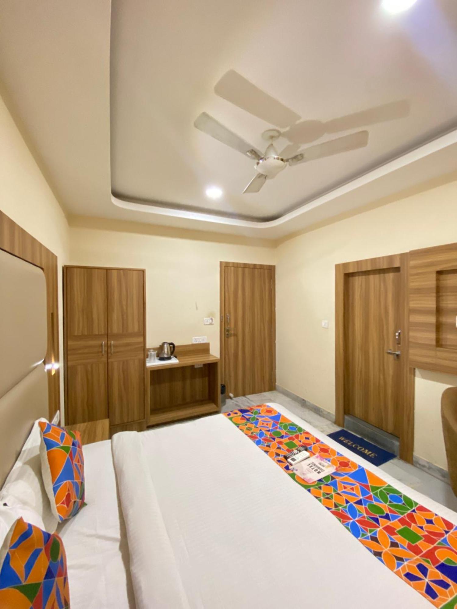 Hotel Damanis Udaipur Exterior photo