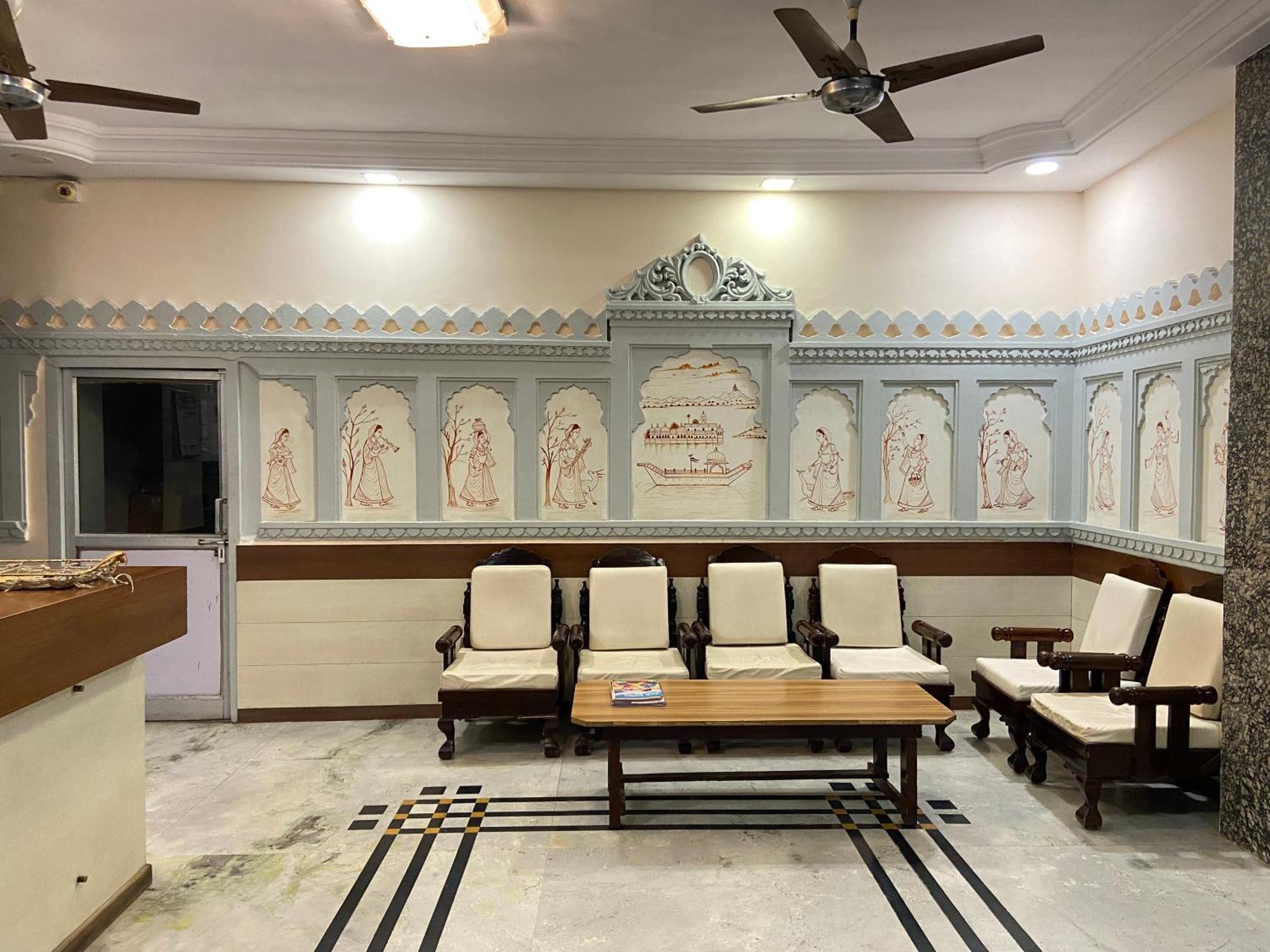 Hotel Damanis Udaipur Exterior photo