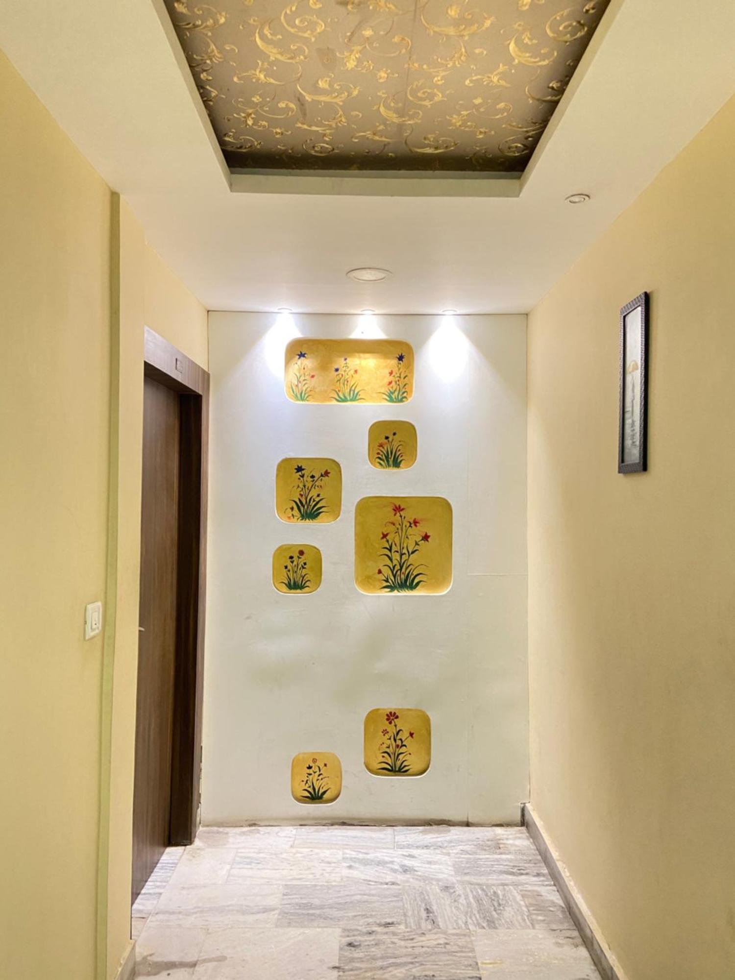 Hotel Damanis Udaipur Exterior photo