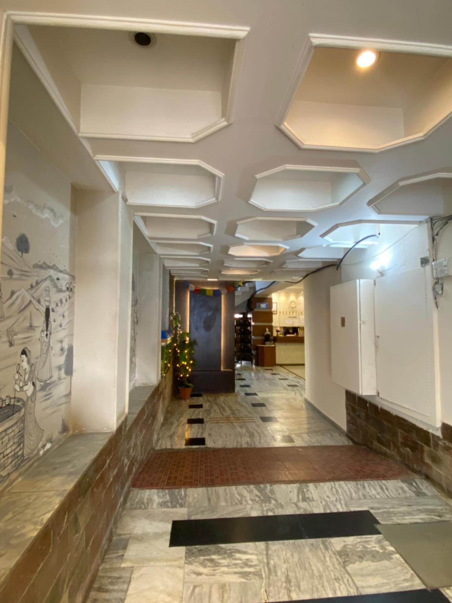 Hotel Damanis Udaipur Exterior photo