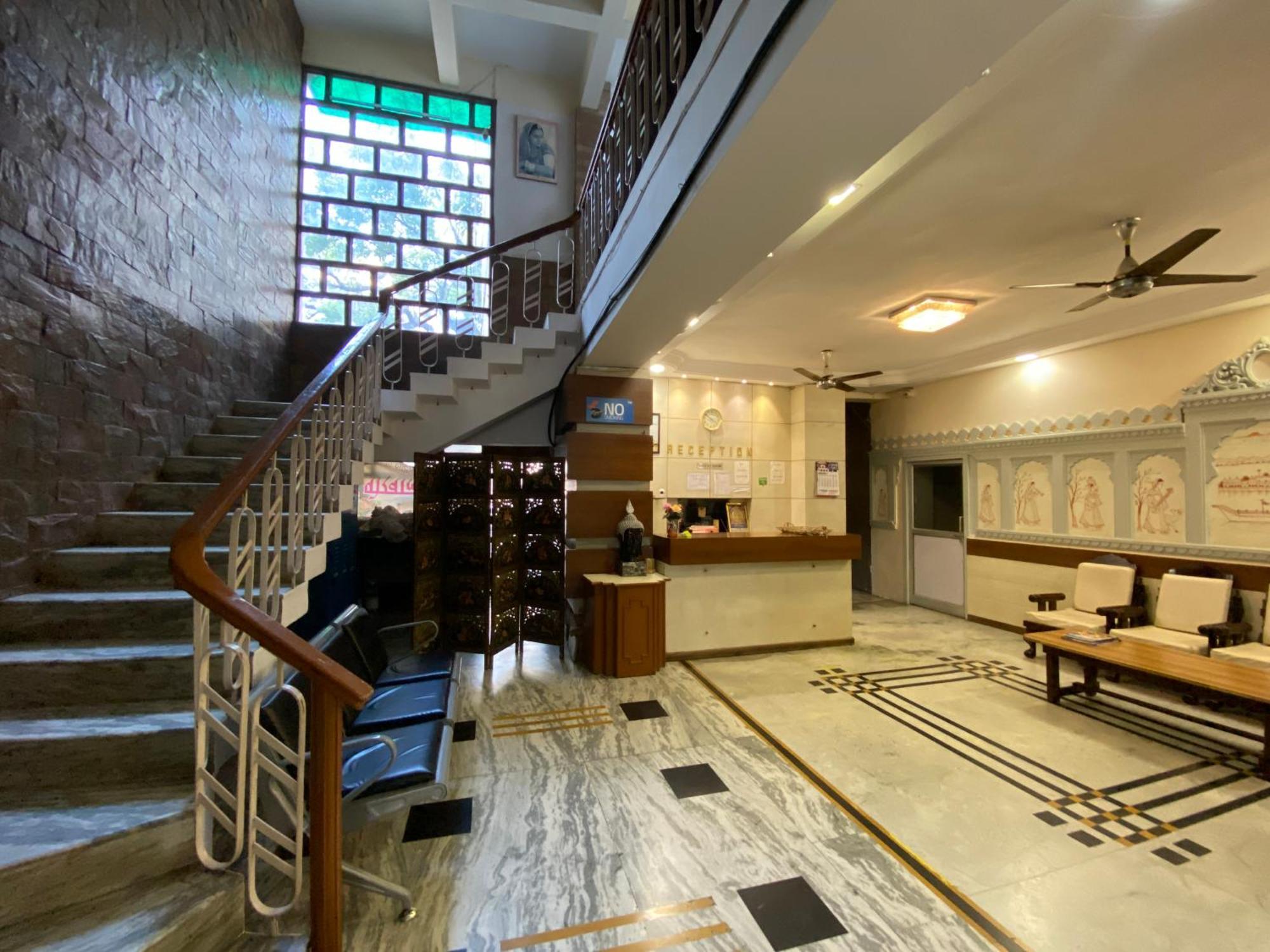 Hotel Damanis Udaipur Exterior photo