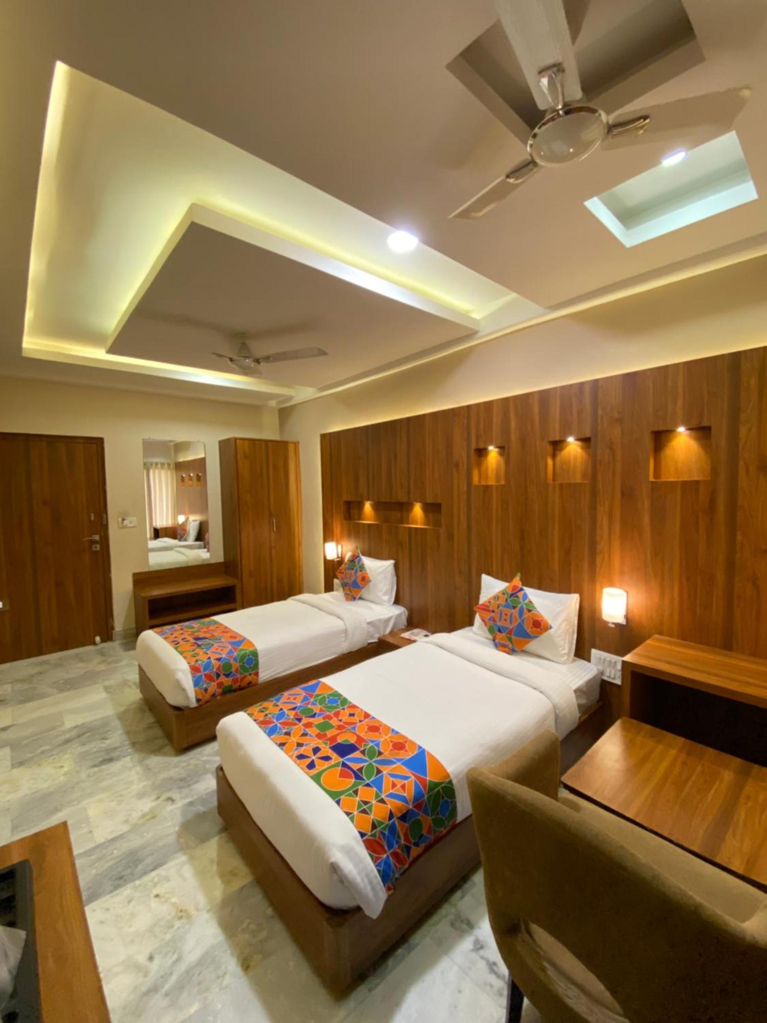 Hotel Damanis Udaipur Exterior photo