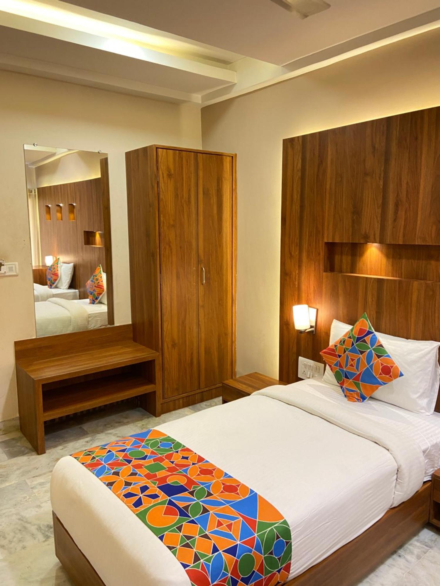 Hotel Damanis Udaipur Exterior photo